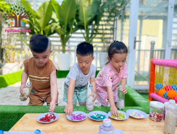 Lớp Strawberry - Chai Cát Sắc Màu