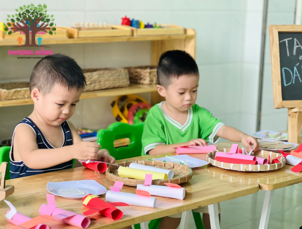 Lớp Honey - Bé Dán Máy Bay