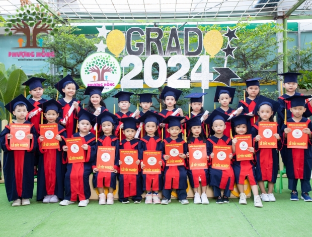 ALBUM KỶ YẾU "LƯU GIỮ KHOẢNH KHẮC TUỔI THƠ DƯỚI MÁI TRƯỜNG"