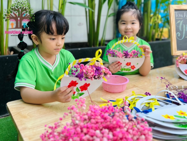 Lớp Kiwi - Tạo Hình: Giỏ Hoa Tặng Mẹ