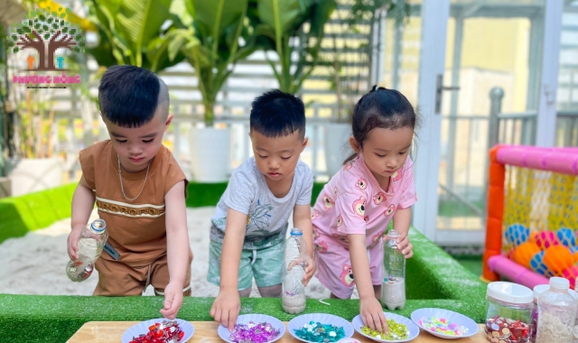 Lớp Strawberry - Chai Cát Sắc Màu